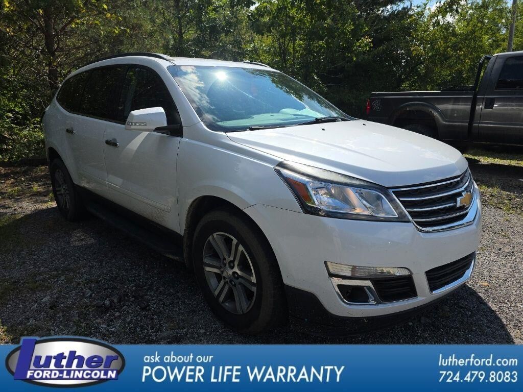 2017 Chevrolet Traverse LT — photo 1 of 2