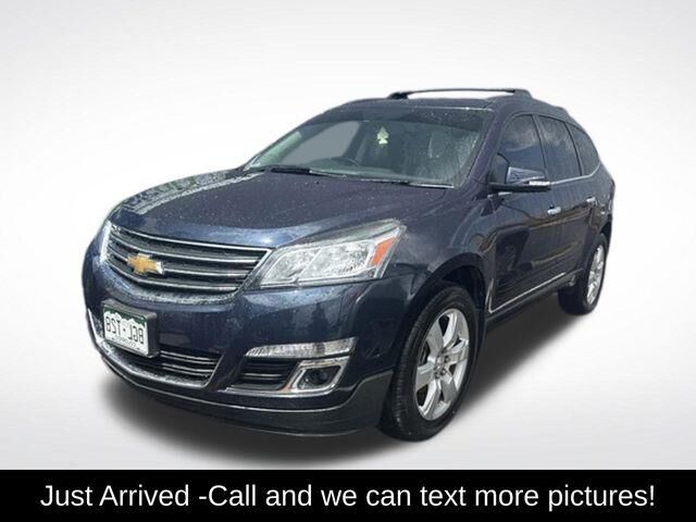 2017 Chevrolet Traverse LT — photo 1 of 37