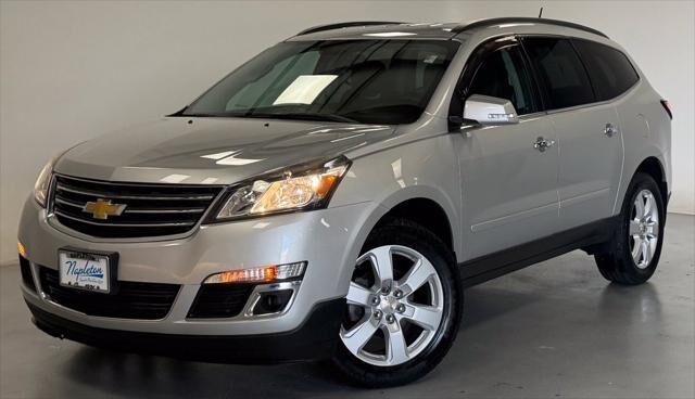 2017 Chevrolet Traverse LT — photo 1 of 13