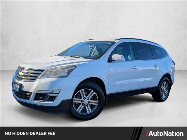 2017 Chevrolet Traverse LT — photo 1 of 13