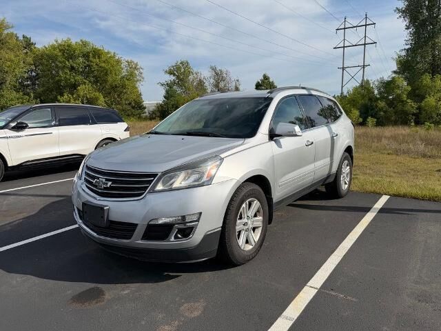 2013 Chevrolet Traverse LT — photo 1 of 13