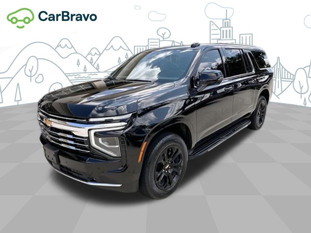 2025 Chevrolet Suburban LT — photo 1 of 6