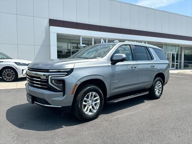 2025 Chevrolet Tahoe LT — photo 1 of 13