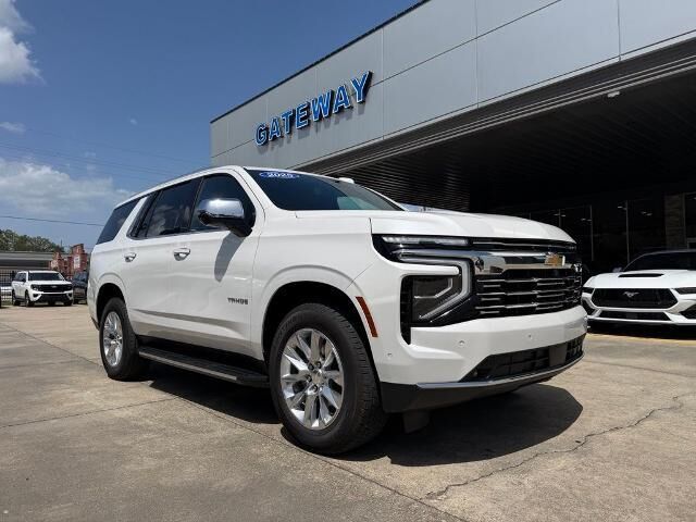 2025 Chevrolet Tahoe Premier — photo 1 of 26