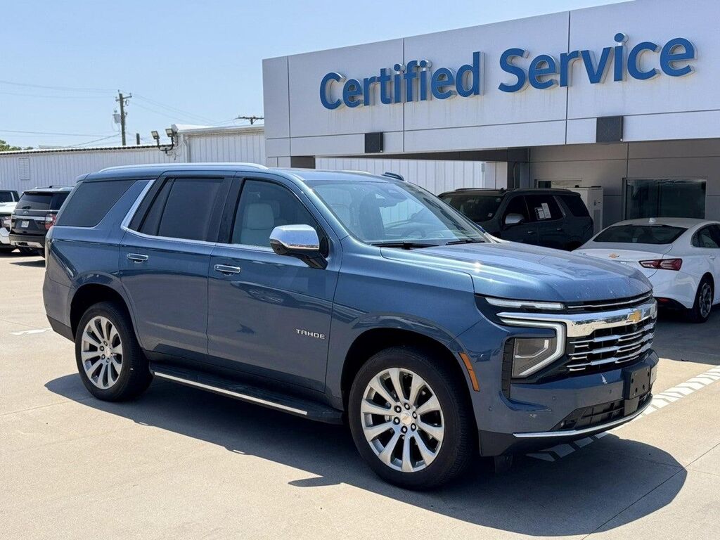 2025 Chevrolet Tahoe Premier — photo 1 of 11