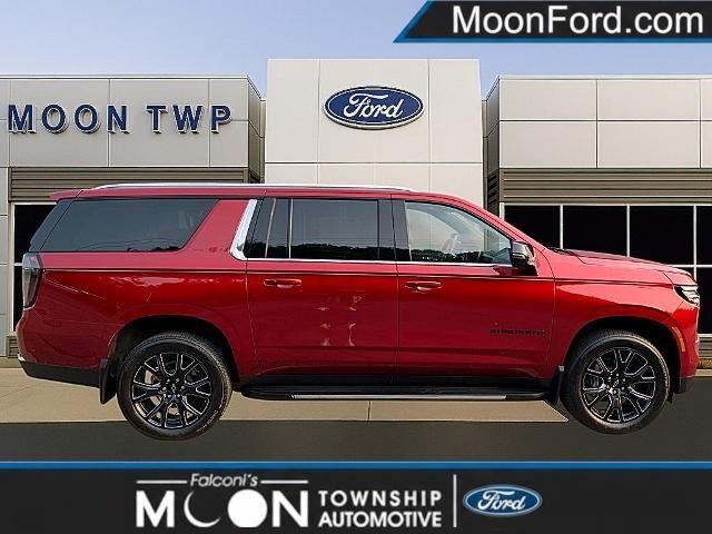 2025 Chevrolet Suburban LT — photo 1 of 13