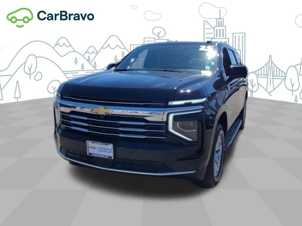 2025 Chevrolet Suburban LT — photo 1 of 6