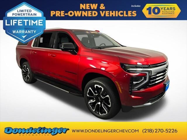2025 Chevrolet Suburban LT — photo 1 of 4