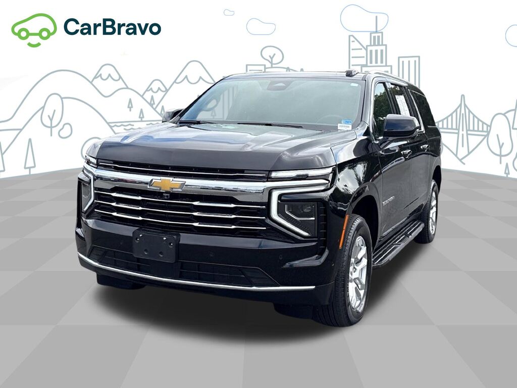 2025 Chevrolet Suburban LT — photo 1 of 7