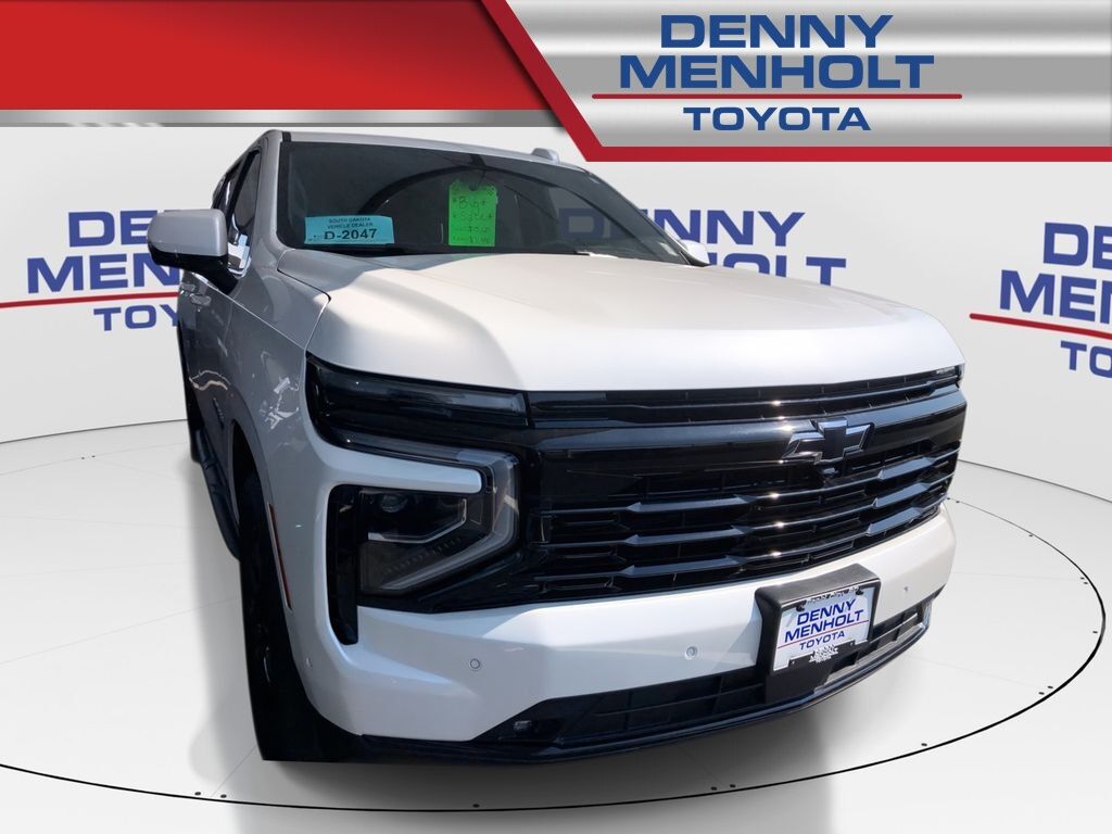 2025 Chevrolet Suburban — photo 1 of 13