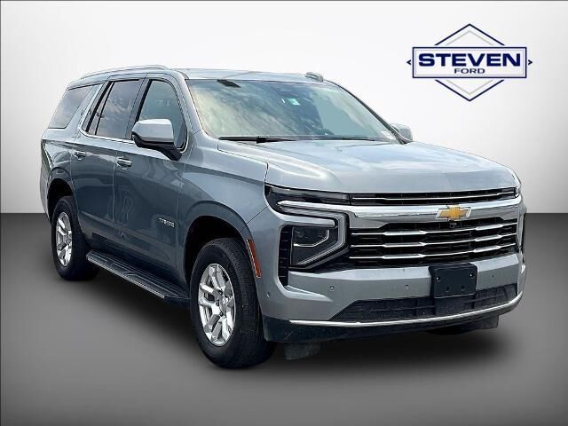 2025 Chevrolet Tahoe LT — photo 1 of 4