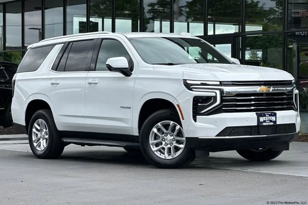 2025 Chevrolet Tahoe LT — photo 1 of 13