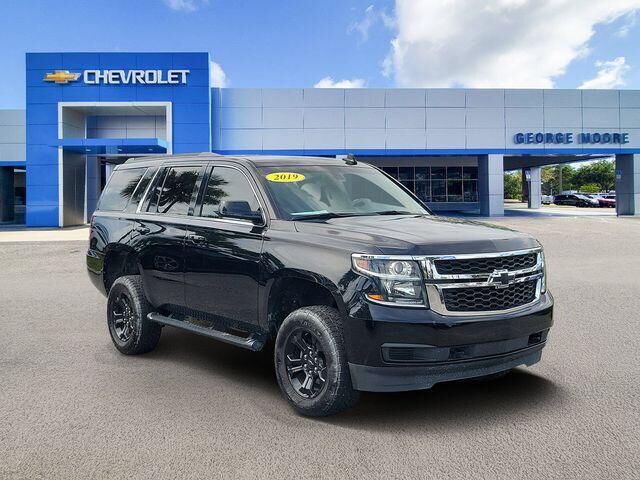 2019 Chevrolet Tahoe LS — photo 1 of 38