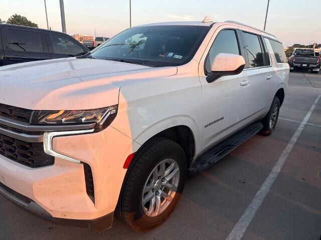 2022 Chevrolet Suburban LS — photo 1 of 8