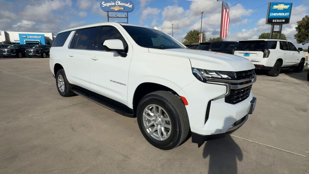 2023 Chevrolet Suburban LS — photo 1 of 7