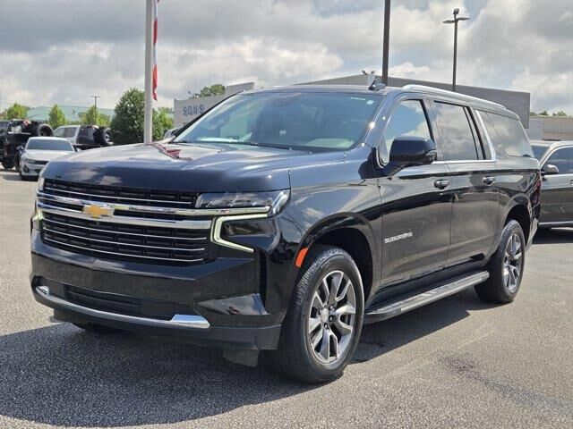 2024 Chevrolet Suburban LT — photo 1 of 13