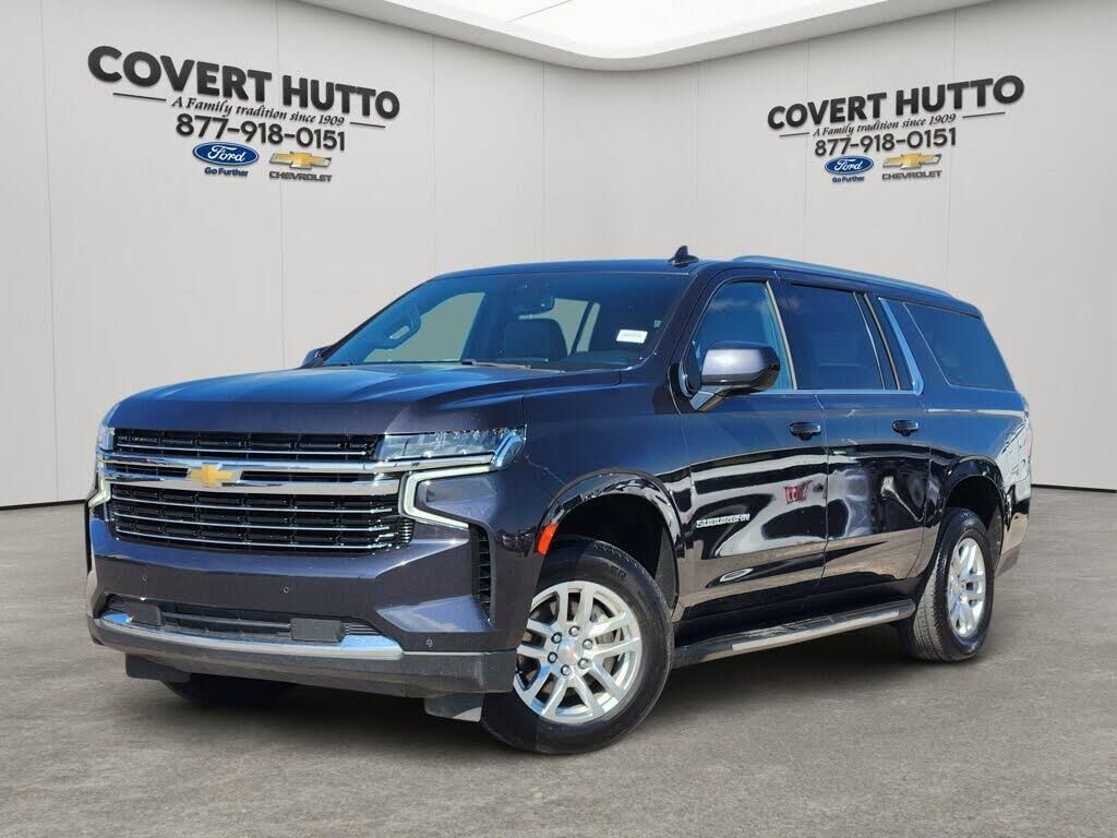 2024 Chevrolet Suburban LT — photo 1 of 1