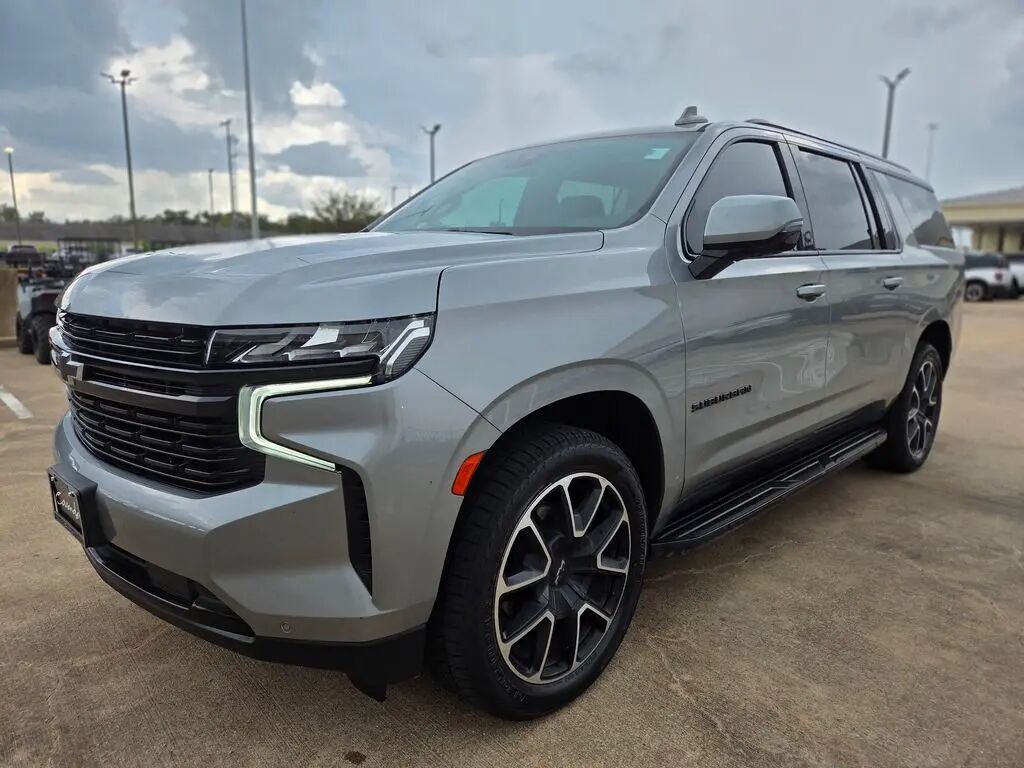 2023 Chevrolet Suburban RST — photo 1 of 13