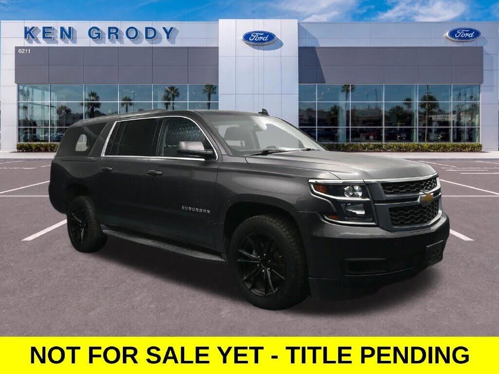 2017 Chevrolet Suburban LS — photo 1 of 1