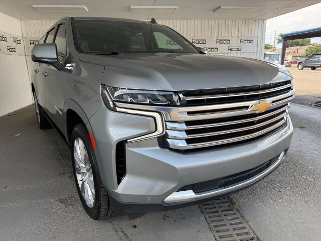 2023 Chevrolet Suburban High Country — photo 1 of 13