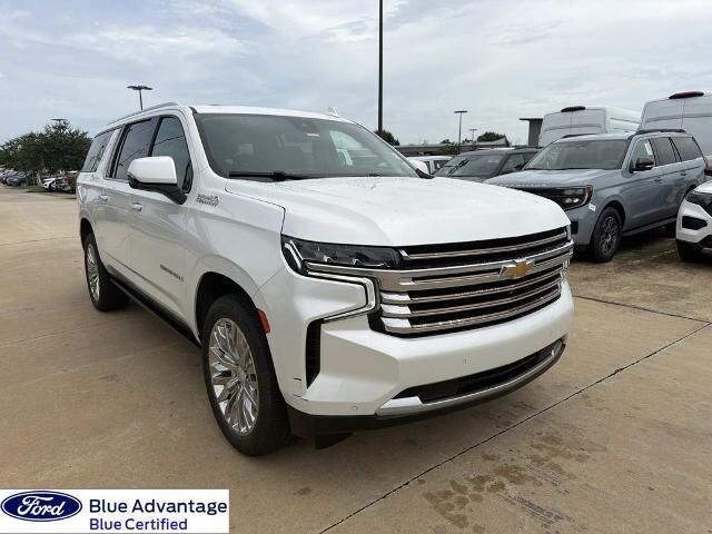 2023 Chevrolet Suburban High Country — photo 1 of 60