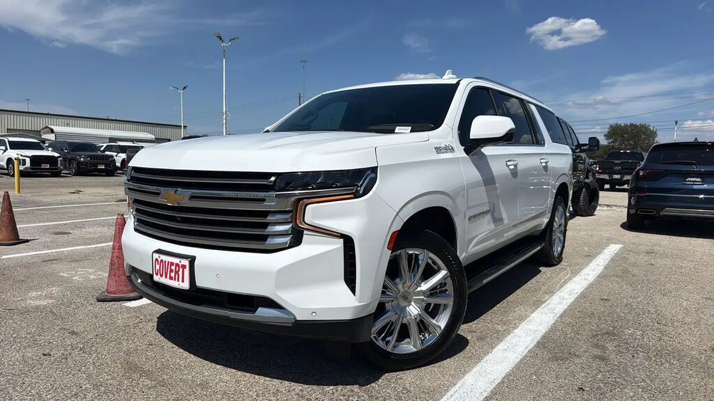 2023 Chevrolet Suburban High Country — photo 1 of 36