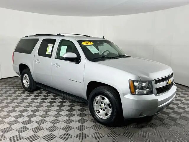 2014 Chevrolet Suburban LS — photo 1 of 44