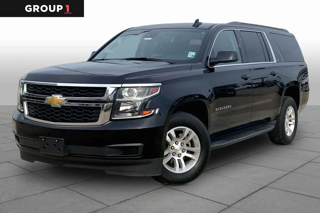 2018 Chevrolet Suburban LT — photo 1 of 13