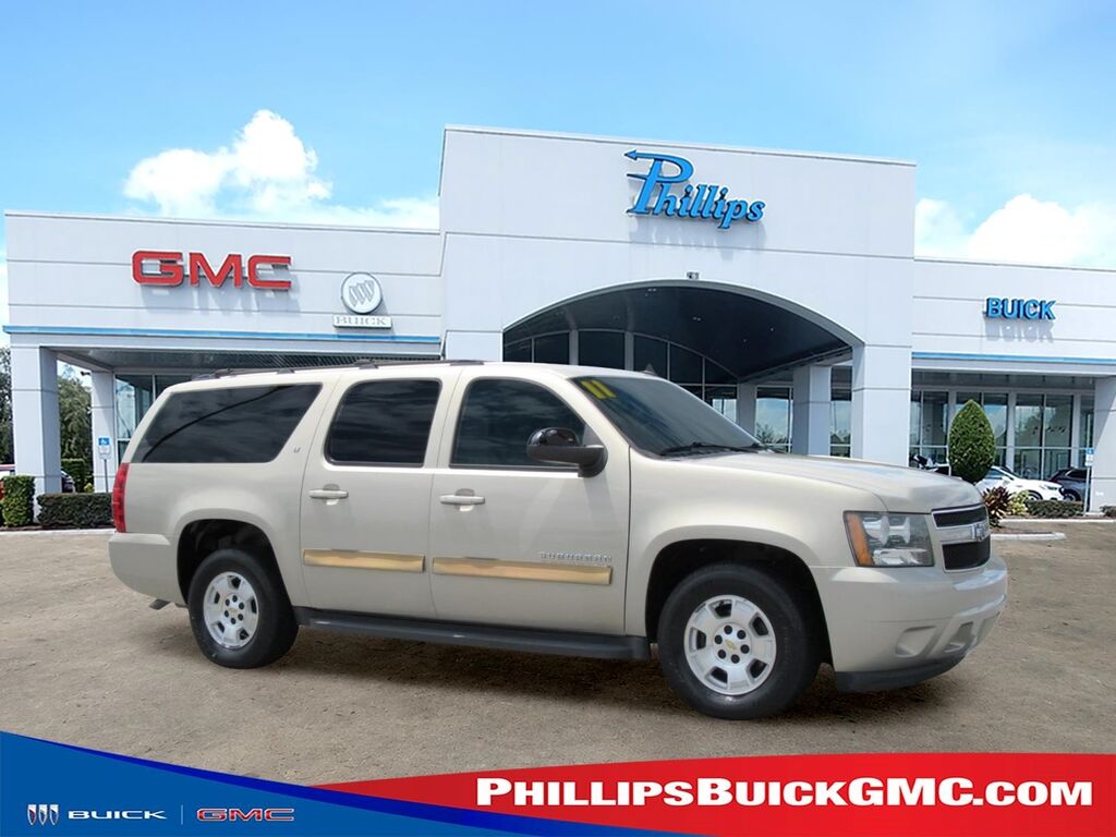 2011 Chevrolet Suburban — photo 1 of 13