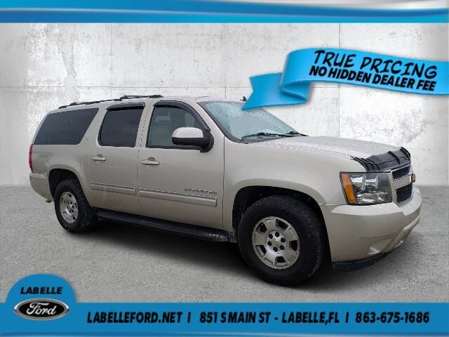 2014 Chevrolet Suburban LT — photo 1 of 13