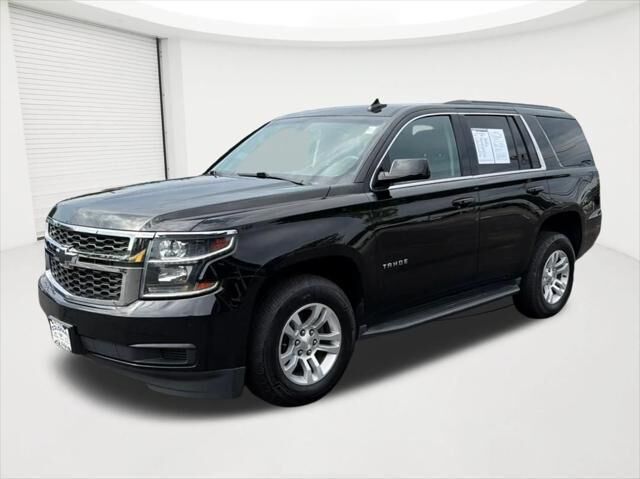2017 Chevrolet Tahoe LS — photo 1 of 13