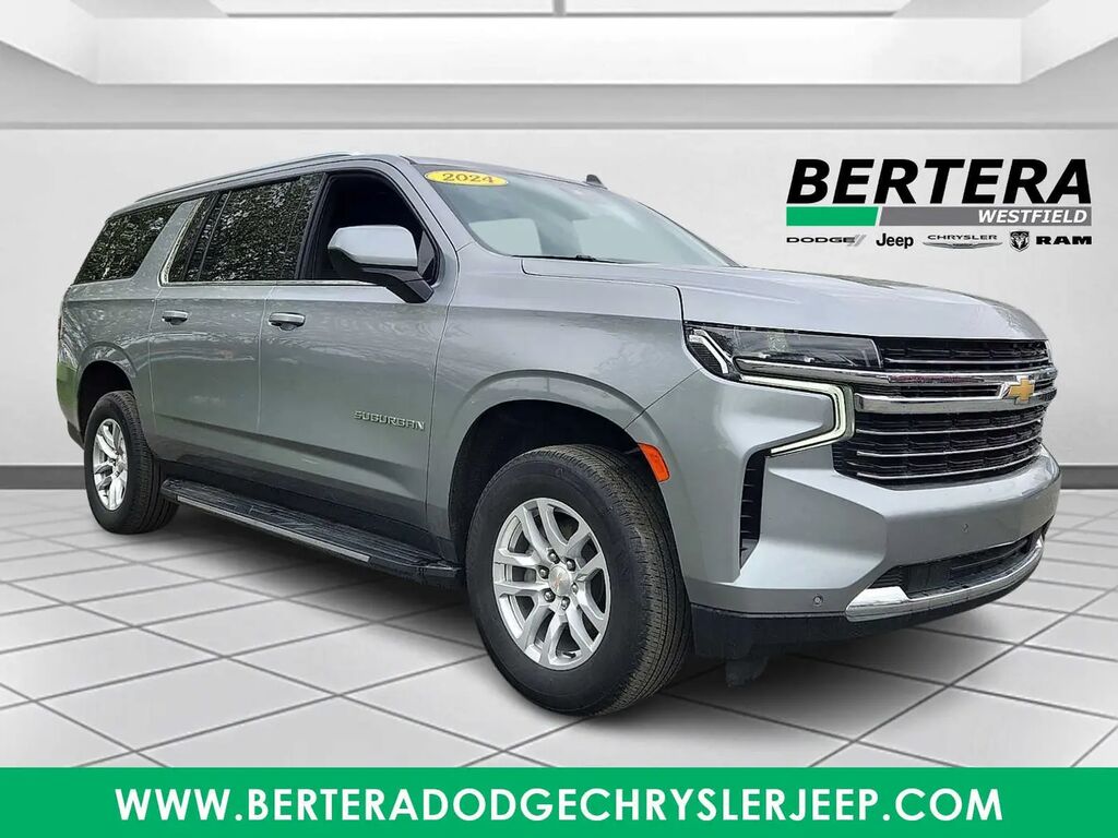 2024 Chevrolet Suburban LT — photo 1 of 24