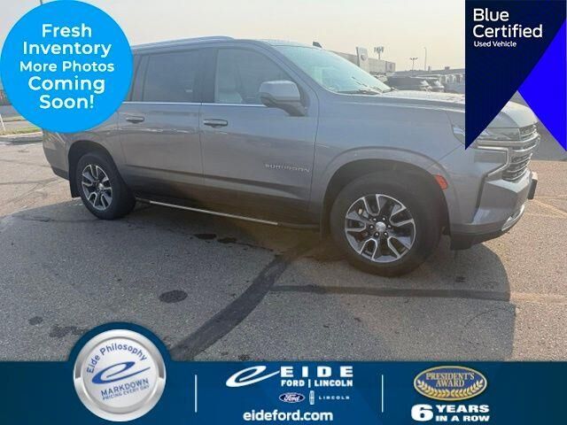2022 Chevrolet Suburban LT — photo 1 of 25