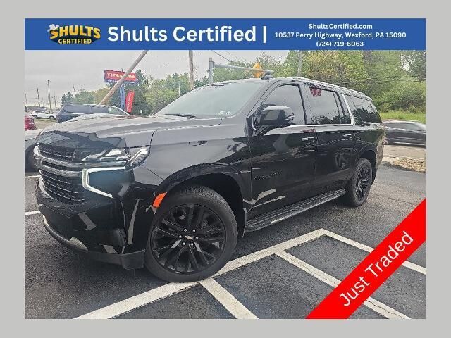 2023 Chevrolet Suburban LT — photo 1 of 7