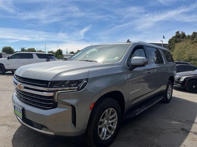2024 Chevrolet Suburban LT — photo 1 of 52