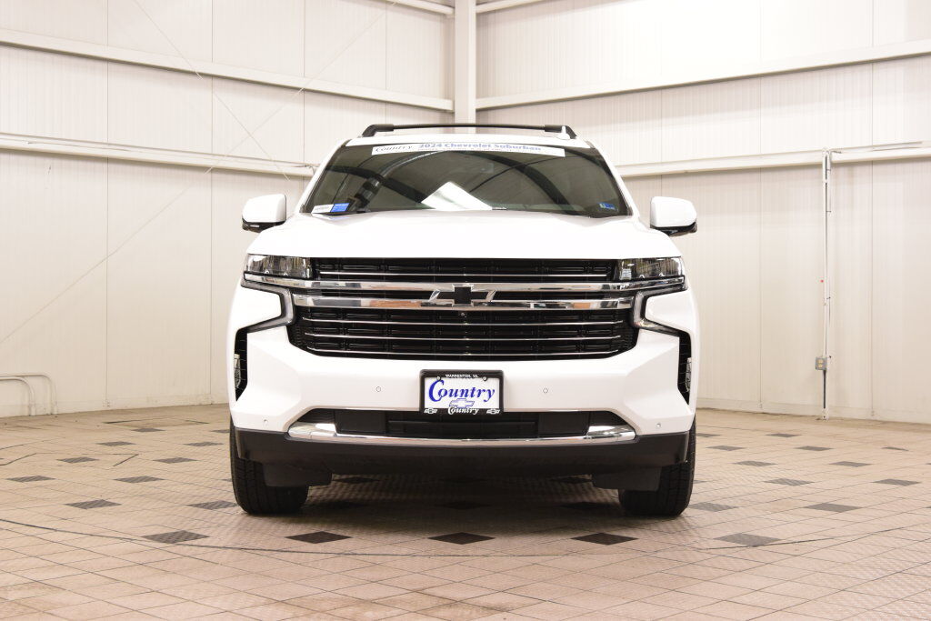 2024 Chevrolet Suburban LT — photo 1 of 12