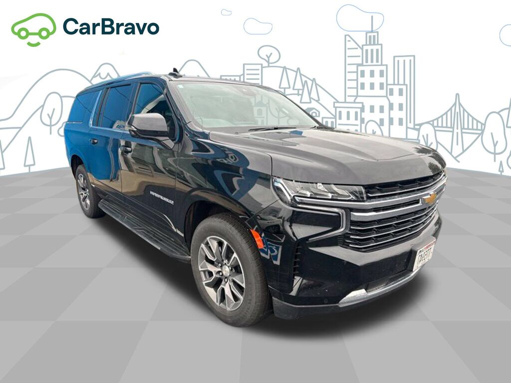 2023 Chevrolet Suburban LT — photo 1 of 7