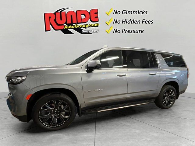 2024 Chevrolet Suburban LT — photo 1 of 12
