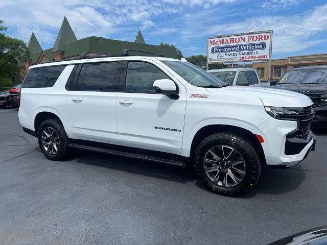 2023 Chevrolet Suburban Z71 — photo 1 of 13
