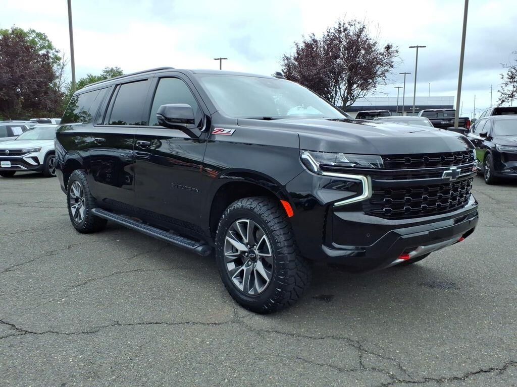 2024 Chevrolet Suburban Z71 — photo 1 of 1