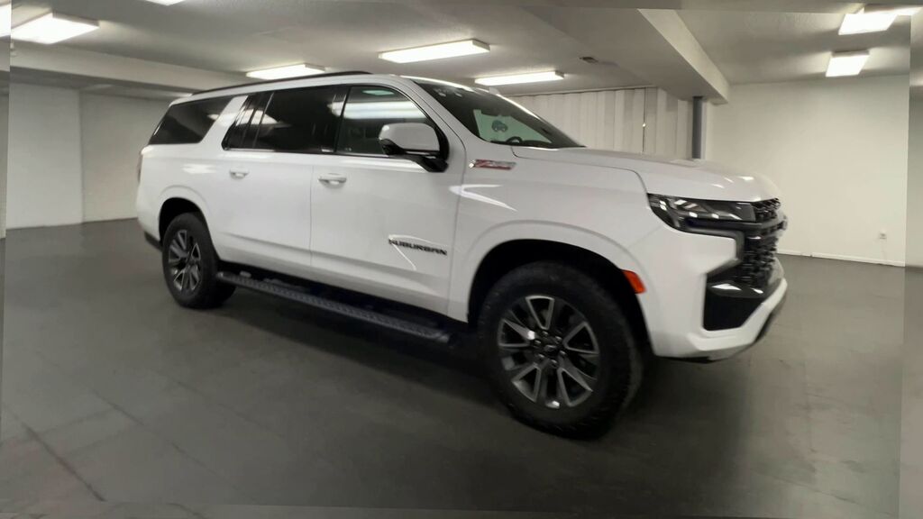 2023 Chevrolet Suburban Z71 — photo 1 of 7