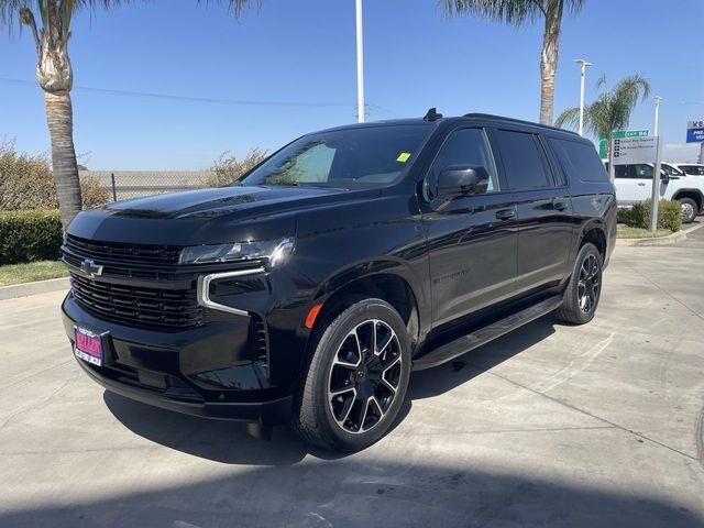 2024 Chevrolet Suburban RST — photo 1 of 13