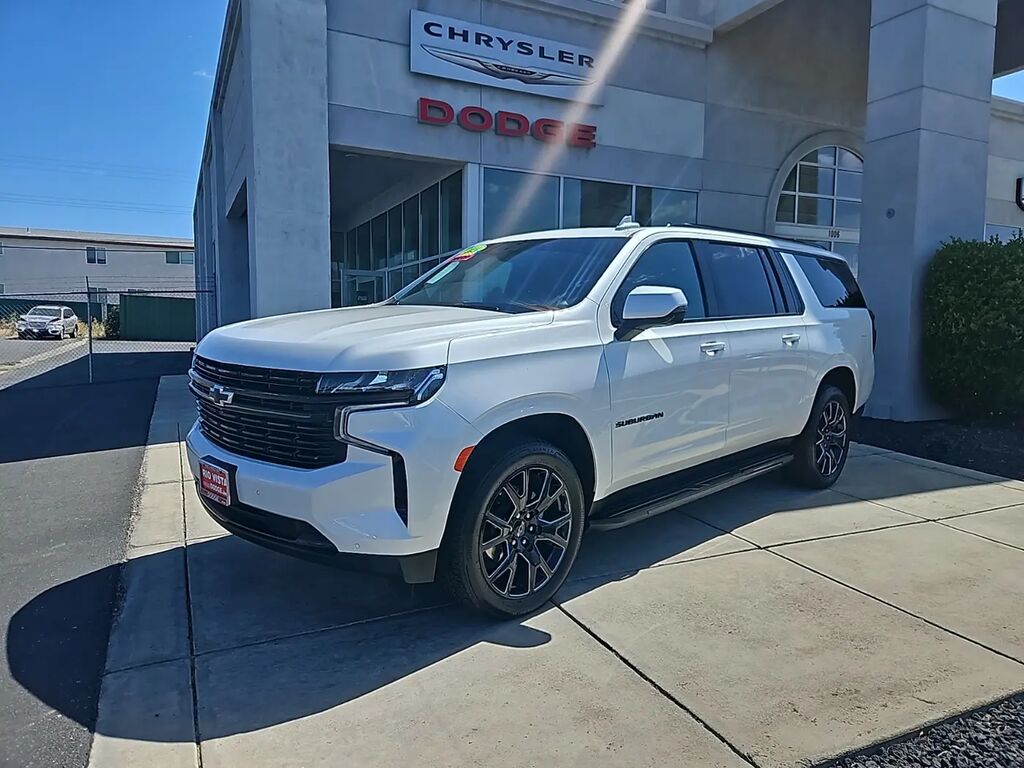 2024 Chevrolet Suburban RST — photo 1 of 13