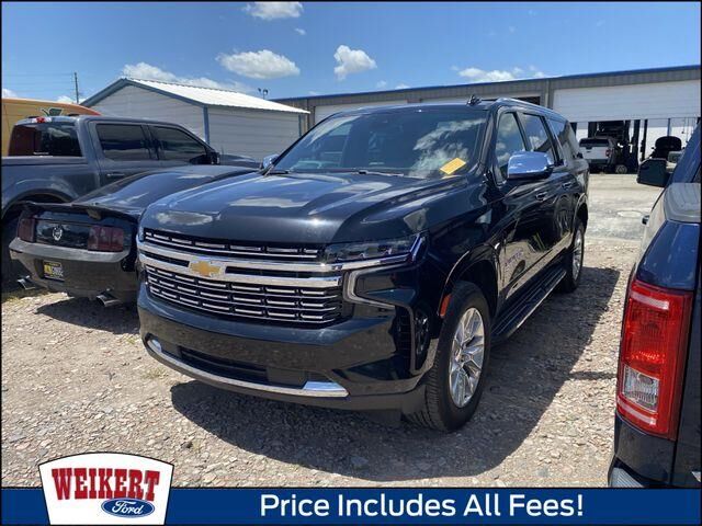 2023 Chevrolet Suburban Premier — photo 1 of 26