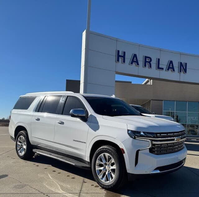 2021 Chevrolet Suburban Premier — photo 1 of 3