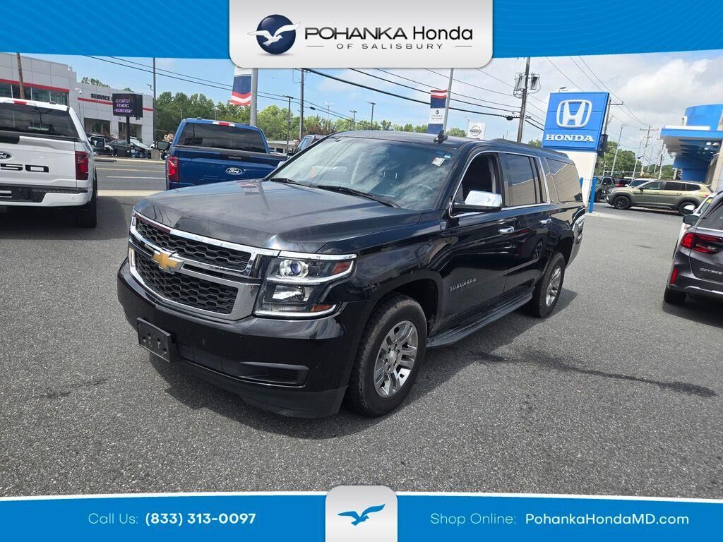 2016 Chevrolet Suburban LS — photo 1 of 2