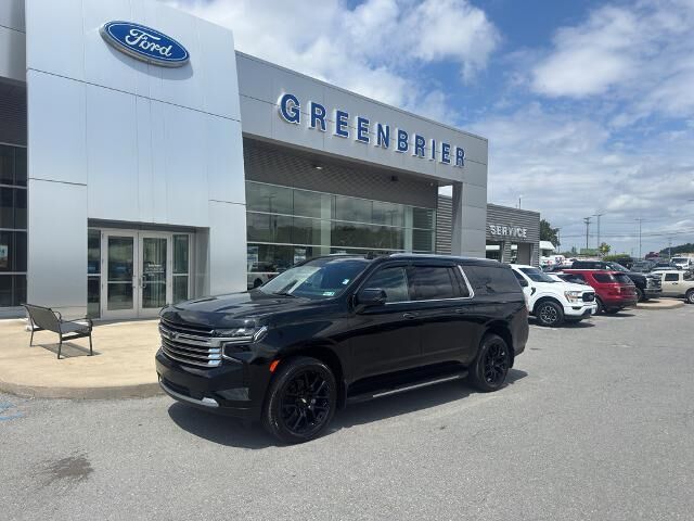 2022 Chevrolet Suburban High Country — photo 1 of 12