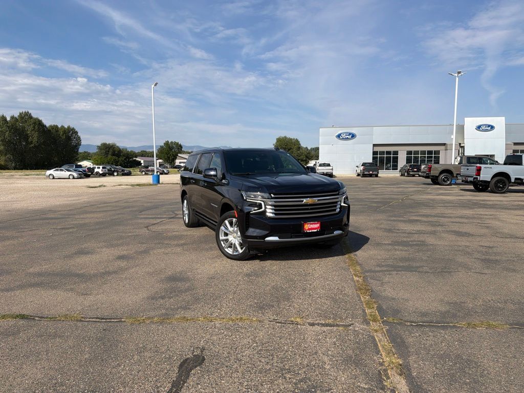 2024 Chevrolet Suburban High Country — photo 1 of 13