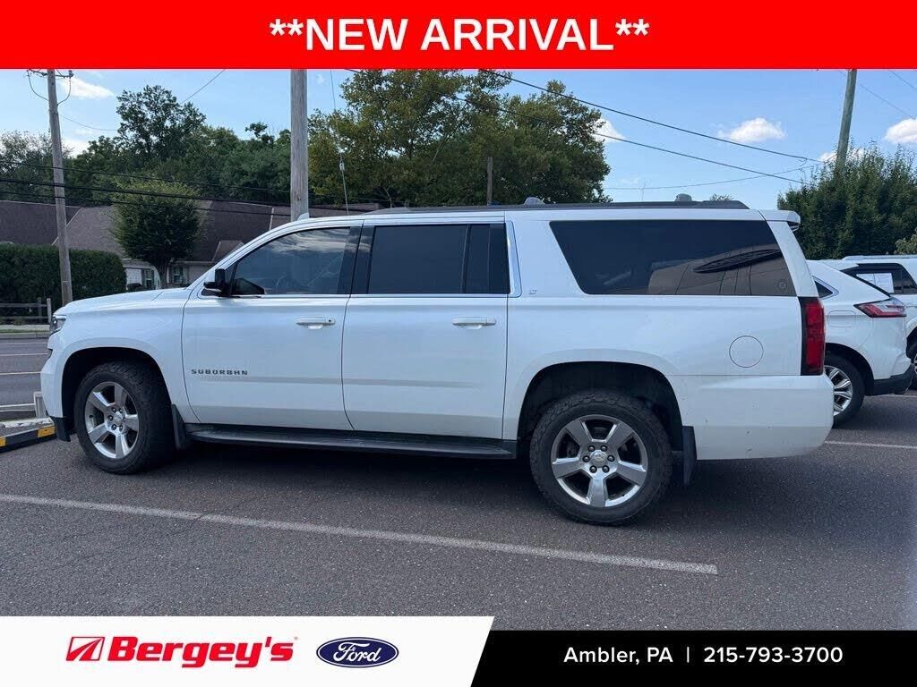 2016 Chevrolet Suburban LT — photo 1 of 1
