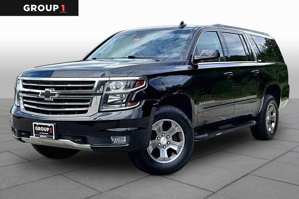 2019 Chevrolet Suburban LT — photo 1 of 1